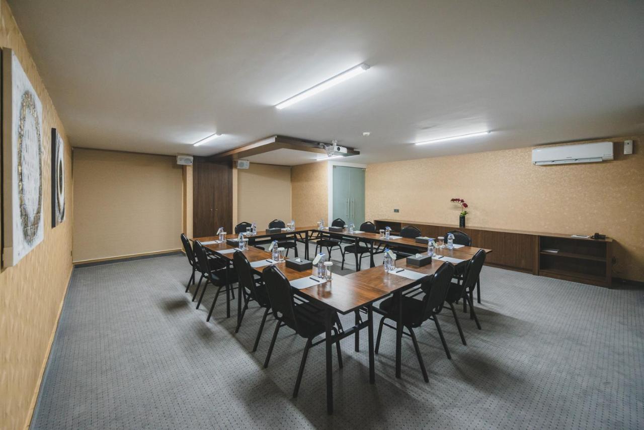 Louis V Hotel بيروت المظهر الخارجي الصورة